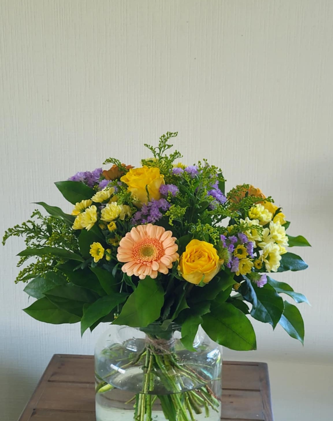 Boeket met geel en lila