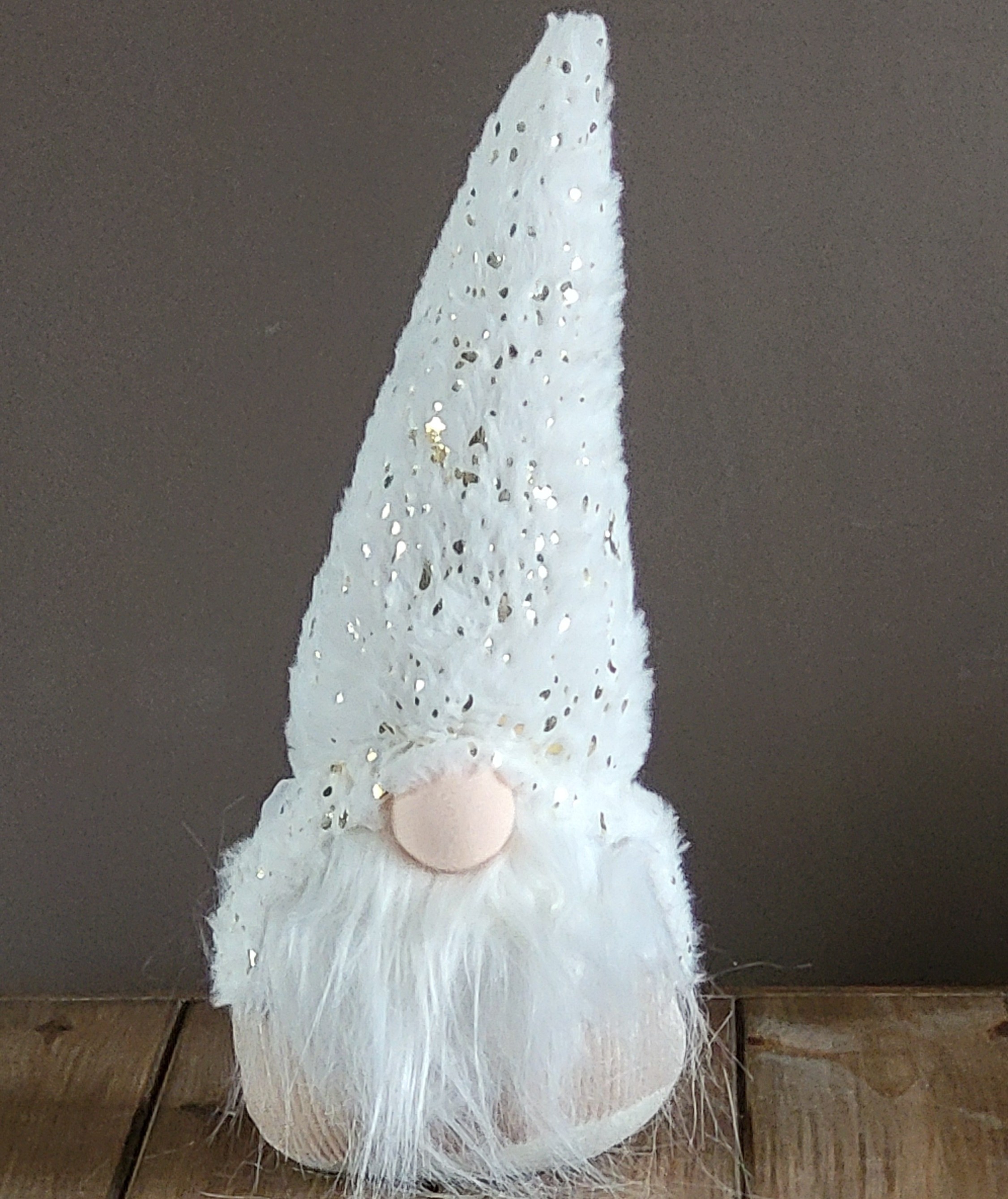 gnome wit met goudkleurige spikkels