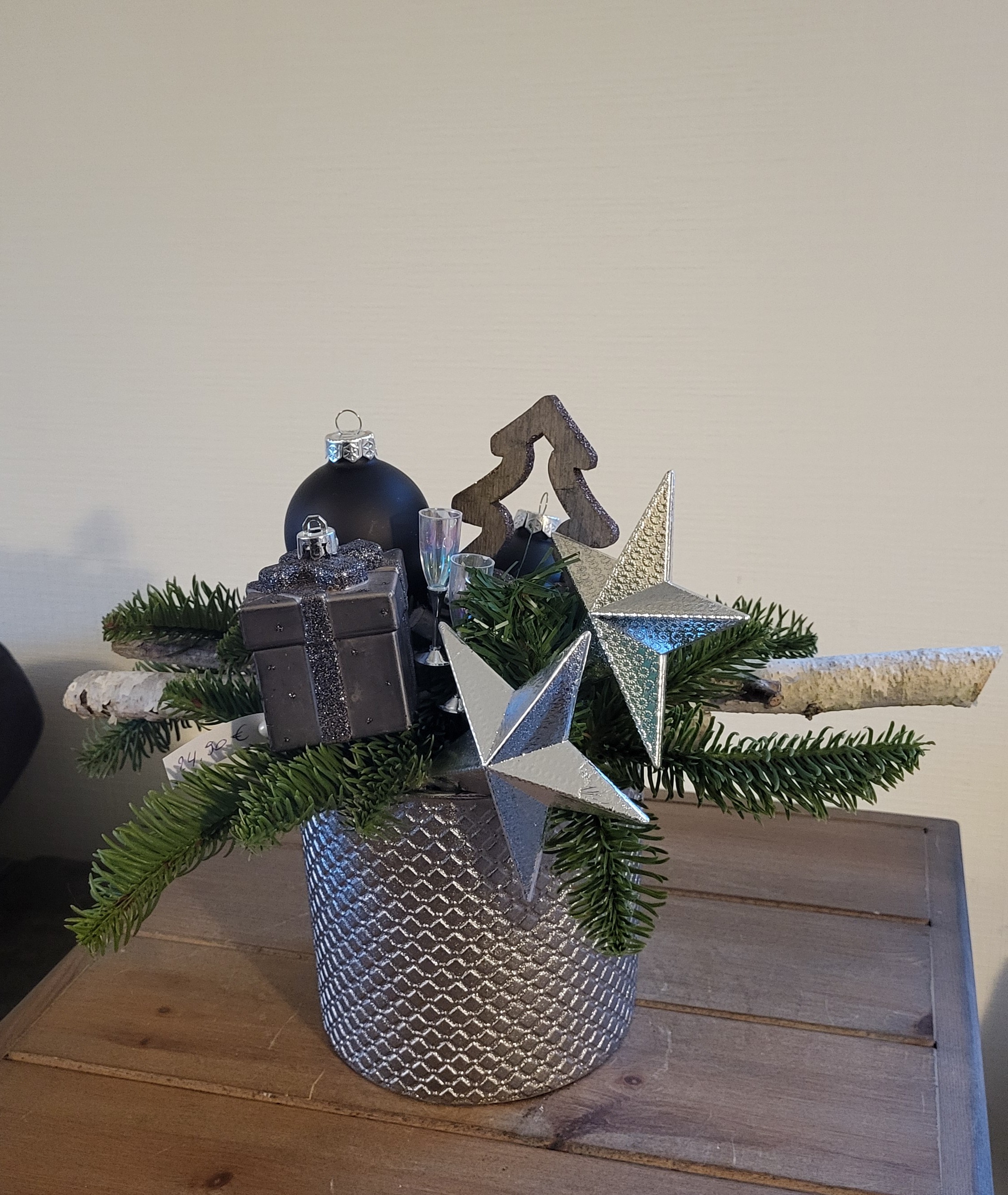 kerst decoratie met blijvende materialen zilver en zwart