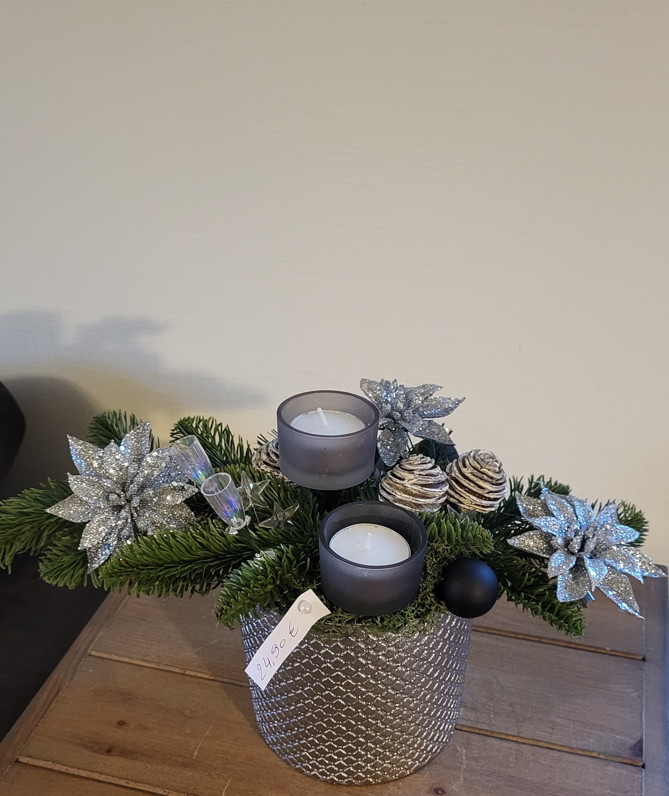 kerst decoratie in zilverkleur met theelicht houders in glas