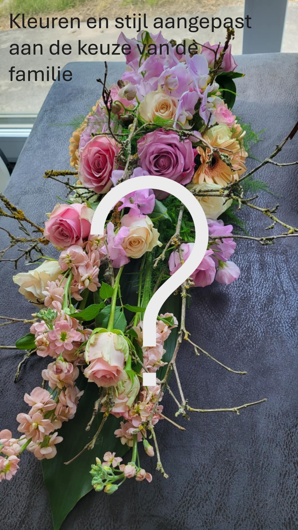 bloemstuk begrafenis aangepast aan kleur en stijl van de familie