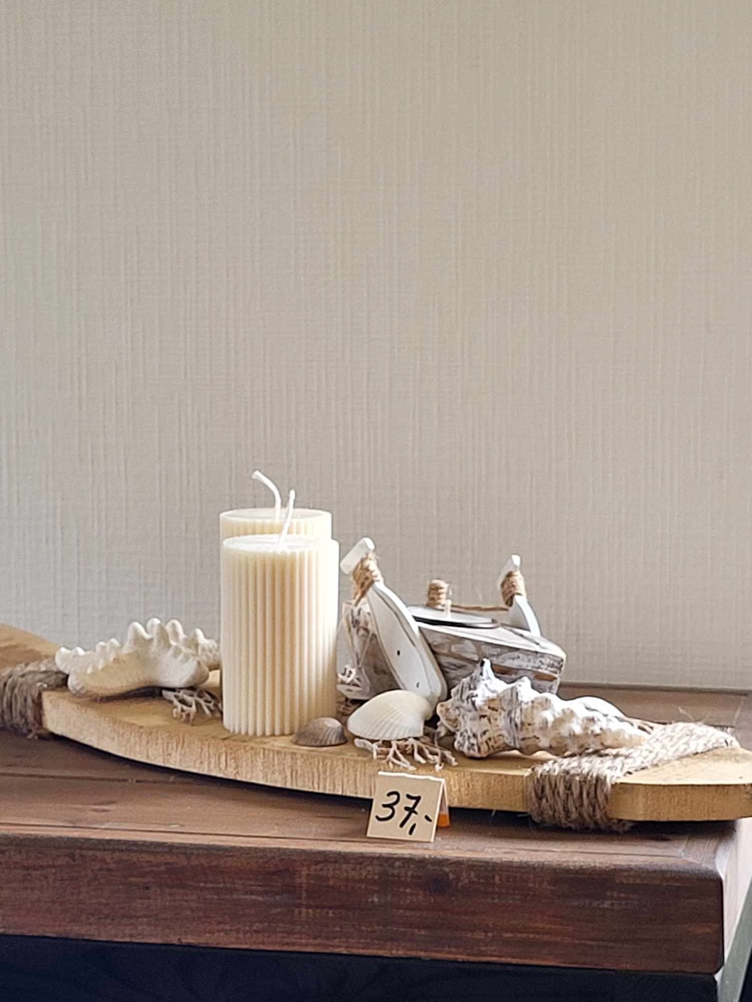 decoratie schotel houten vis met witte decoratie